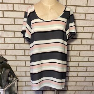 Torrid Gray and Pink Short Sleeve Blouse